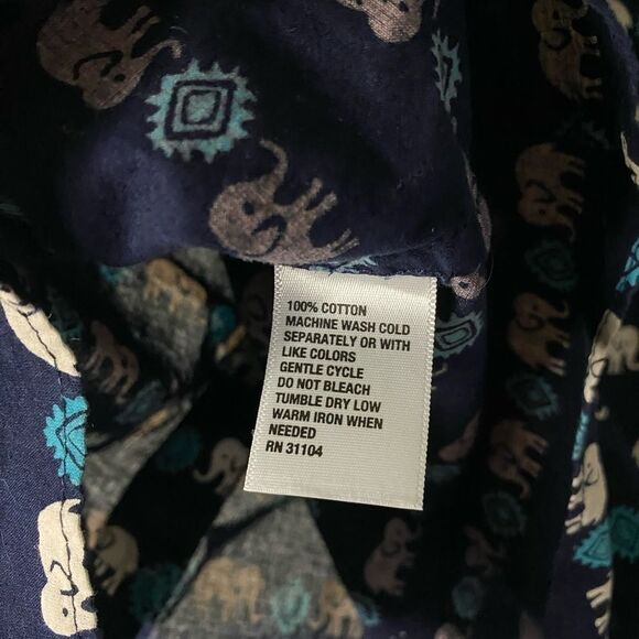 Crown & Ivy Elephant Print Button Down Shirt Size L - Picture 7 of 9